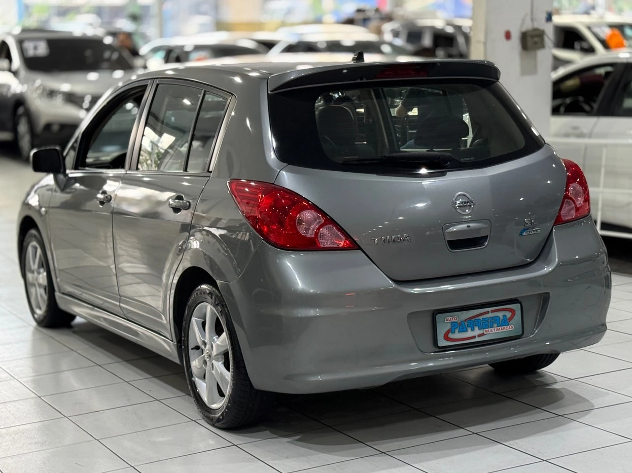 NISSAN TIIDA