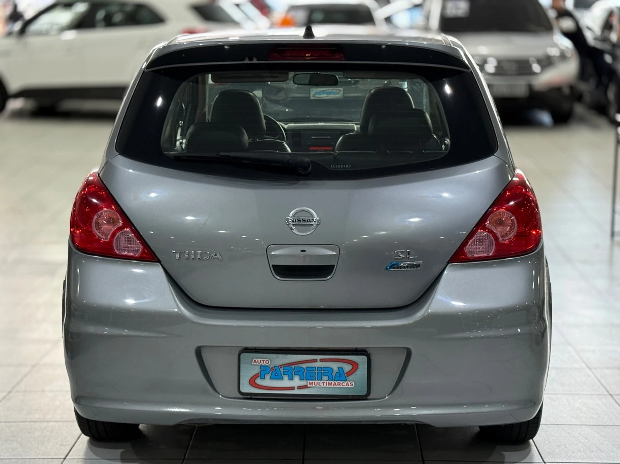 NISSAN TIIDA
