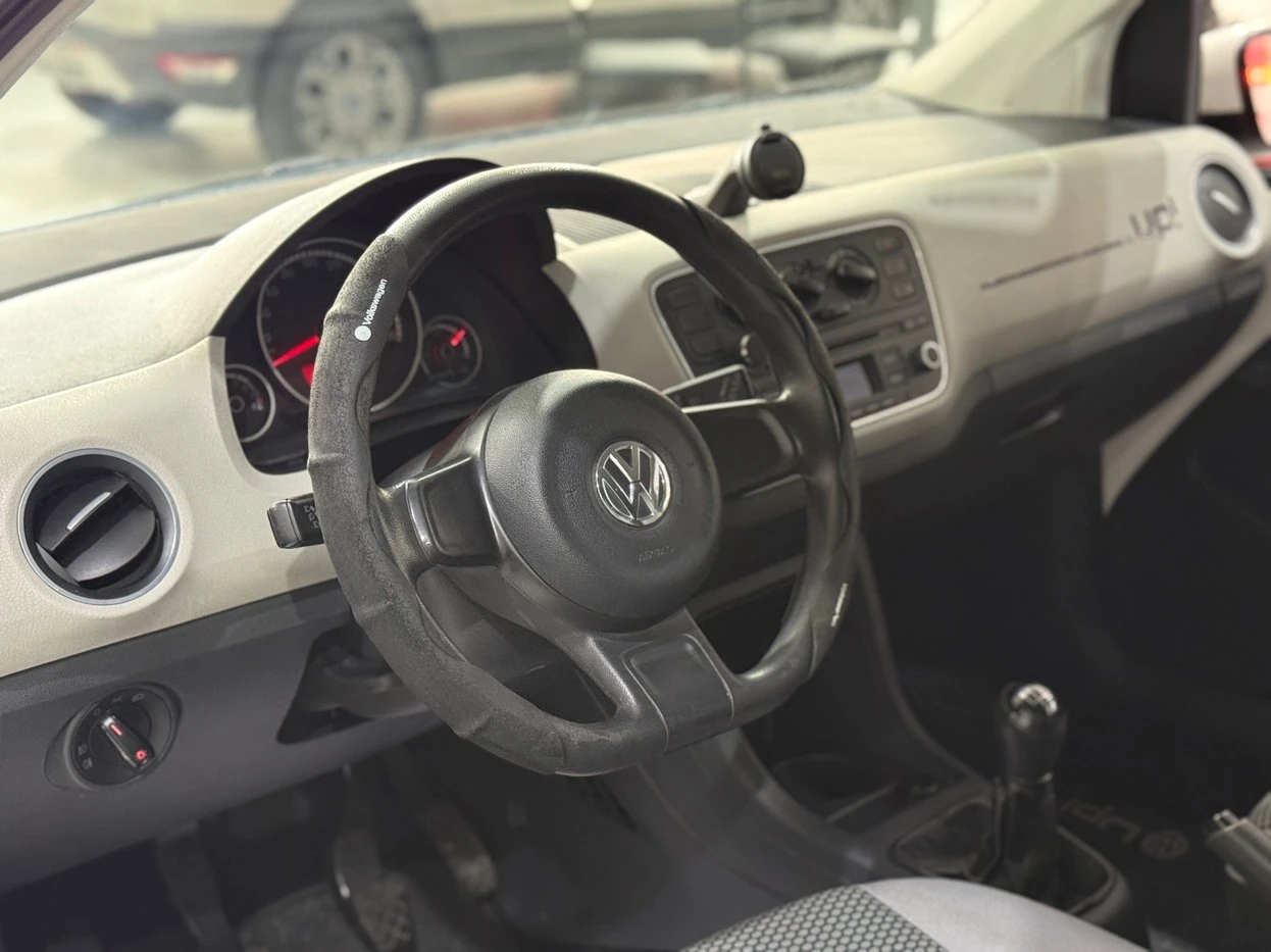 VOLKSWAGEN UP