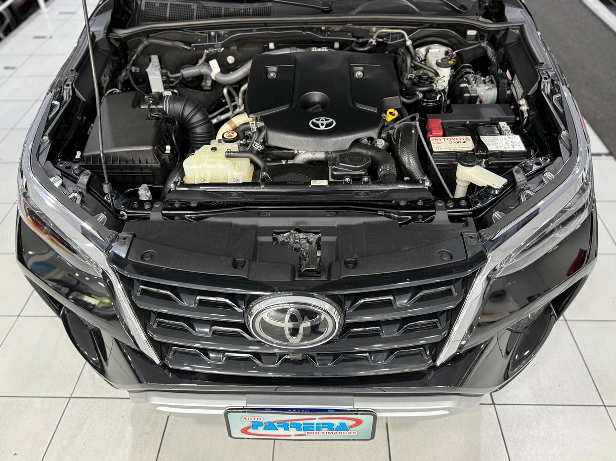 TOYOTA HILUX SW4