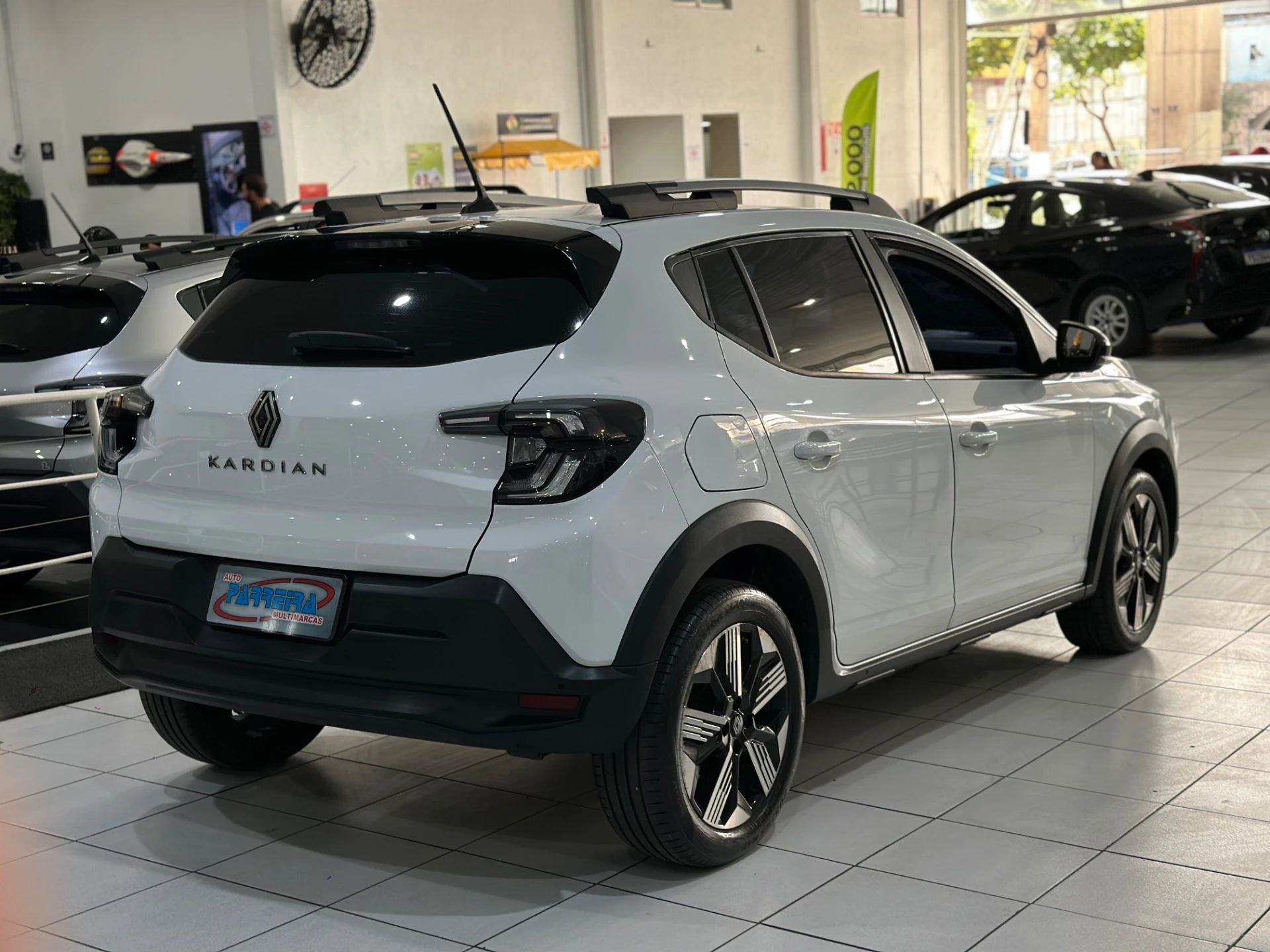RENAULT JUVAQUATRE