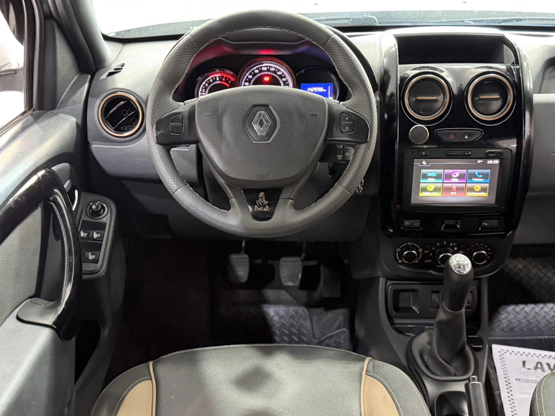 RENAULT DUSTER
