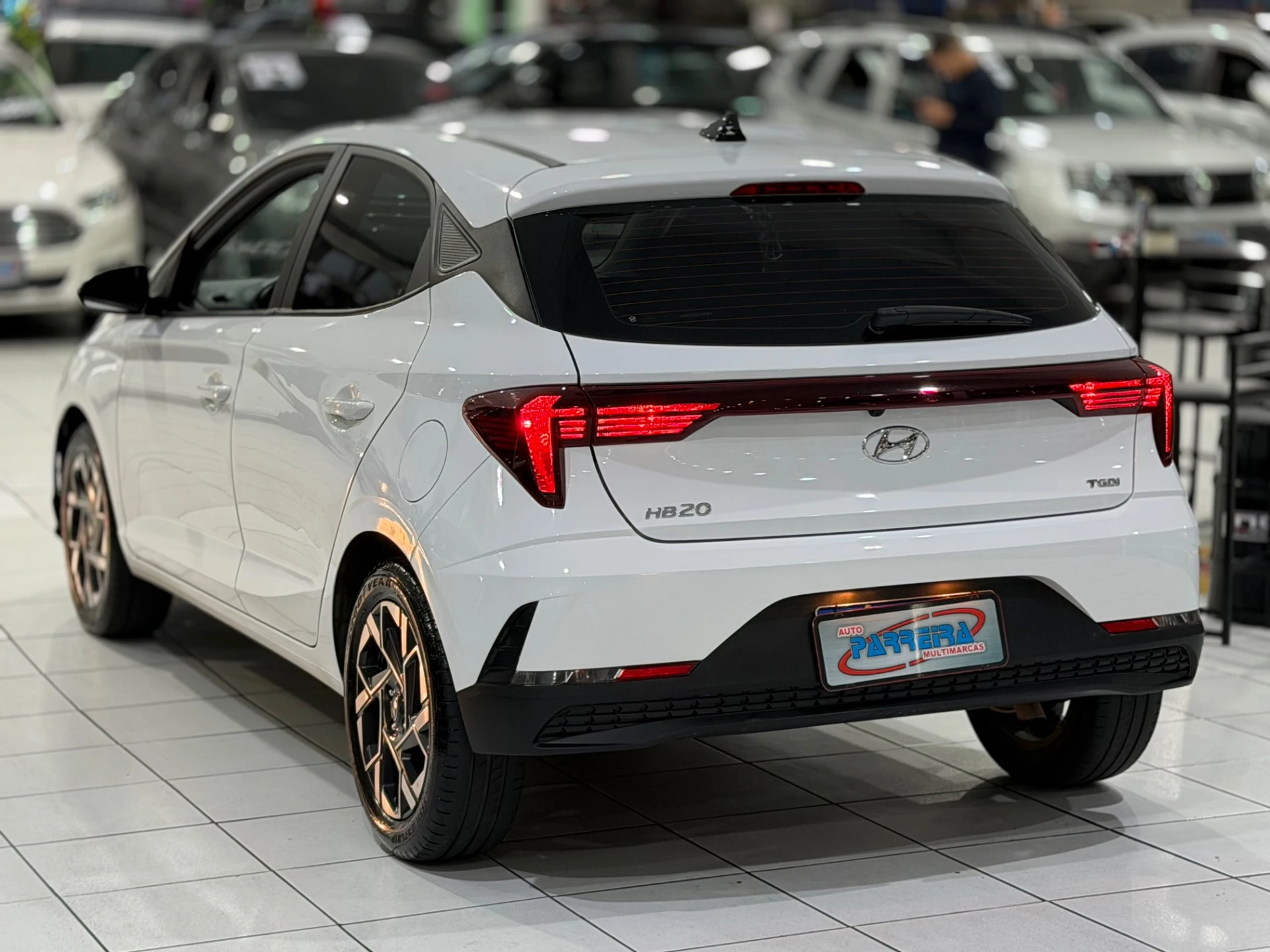 HYUNDAI HB20