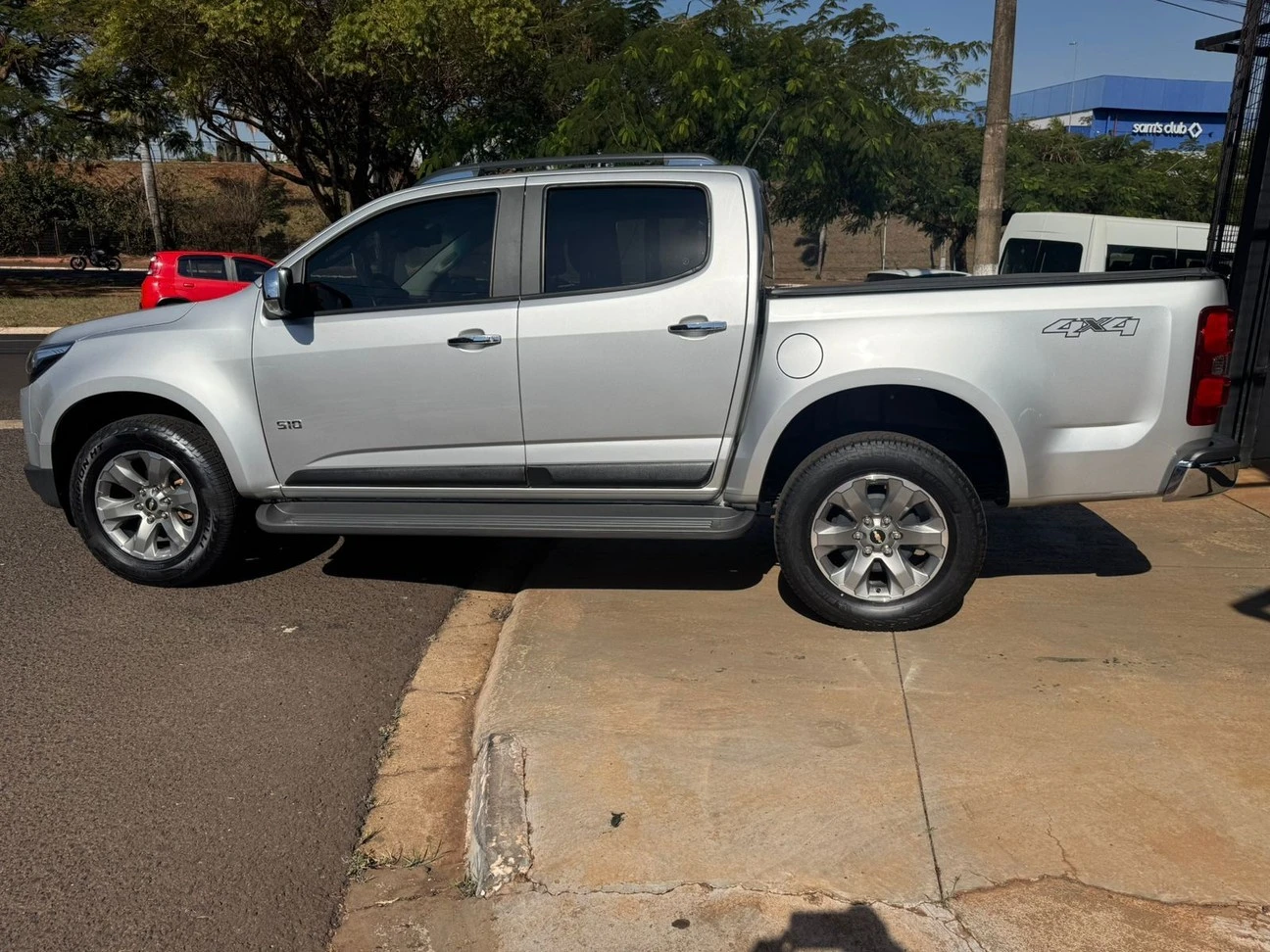 CHEVROLET S10