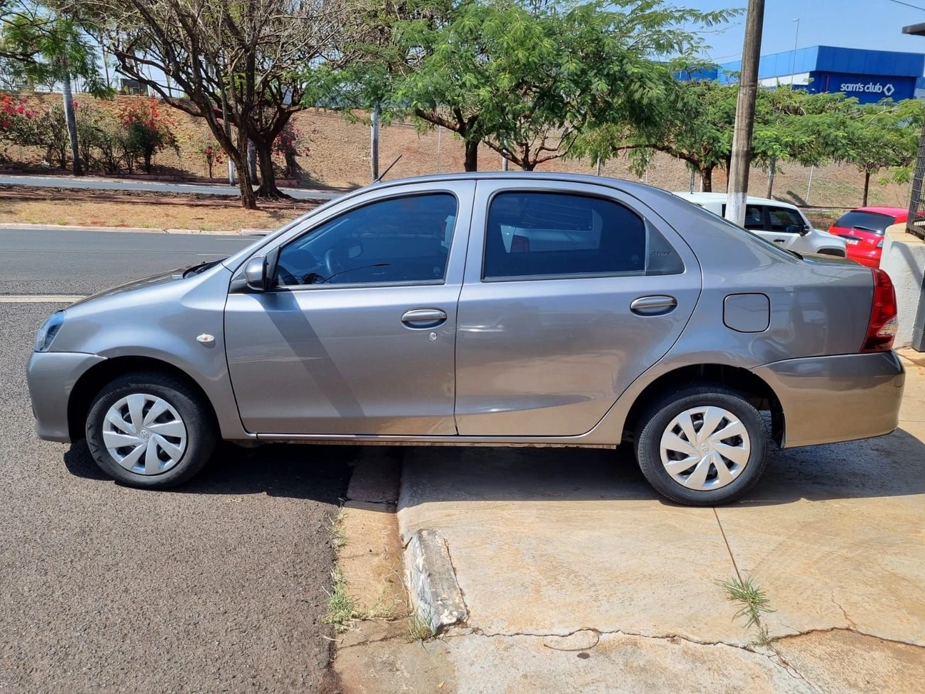 TOYOTA ETIOS