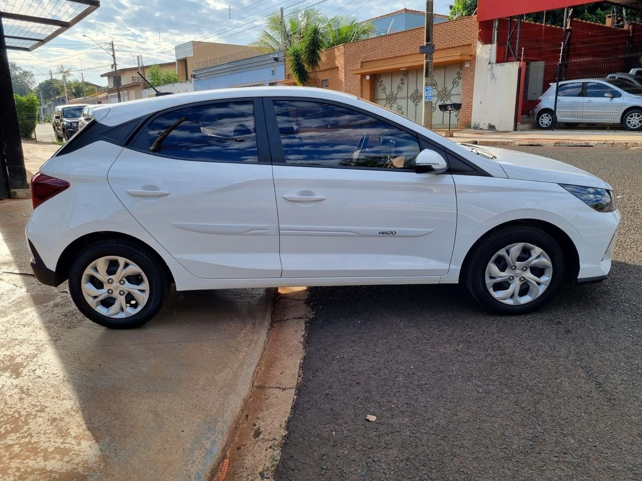 HYUNDAI HB20