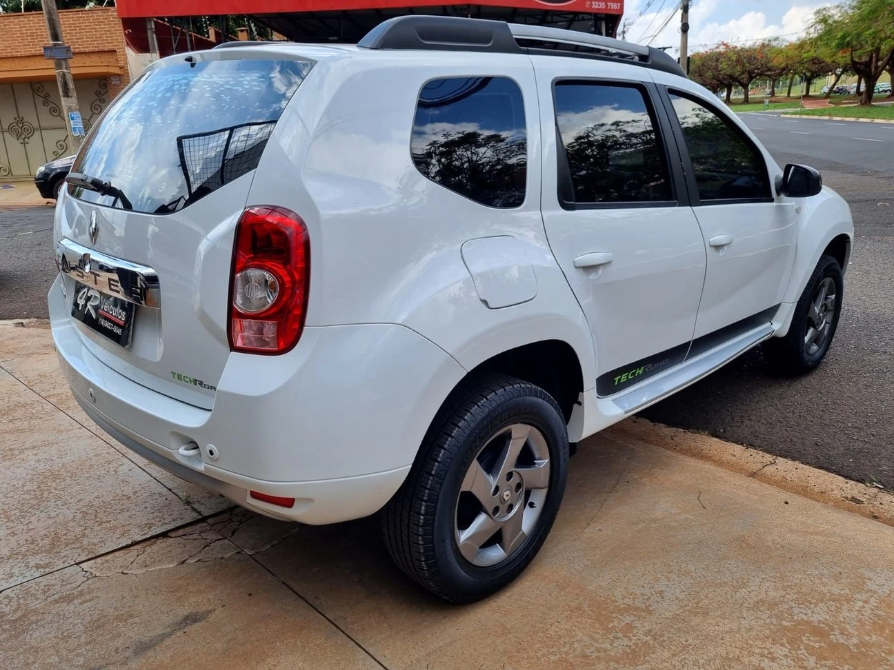 RENAULT DUSTER