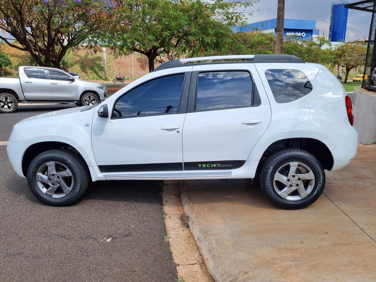 RENAULT DUSTER