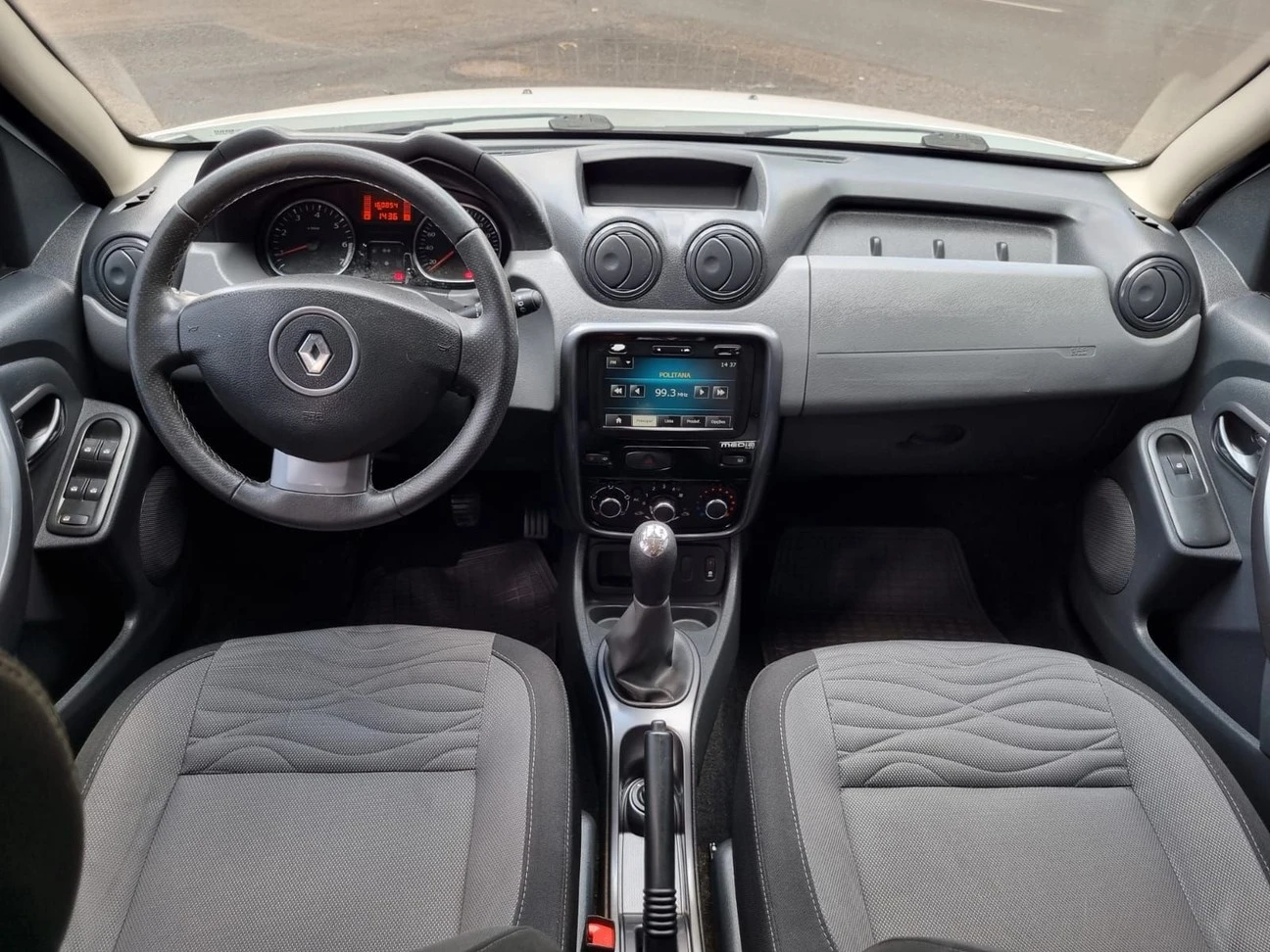 RENAULT DUSTER