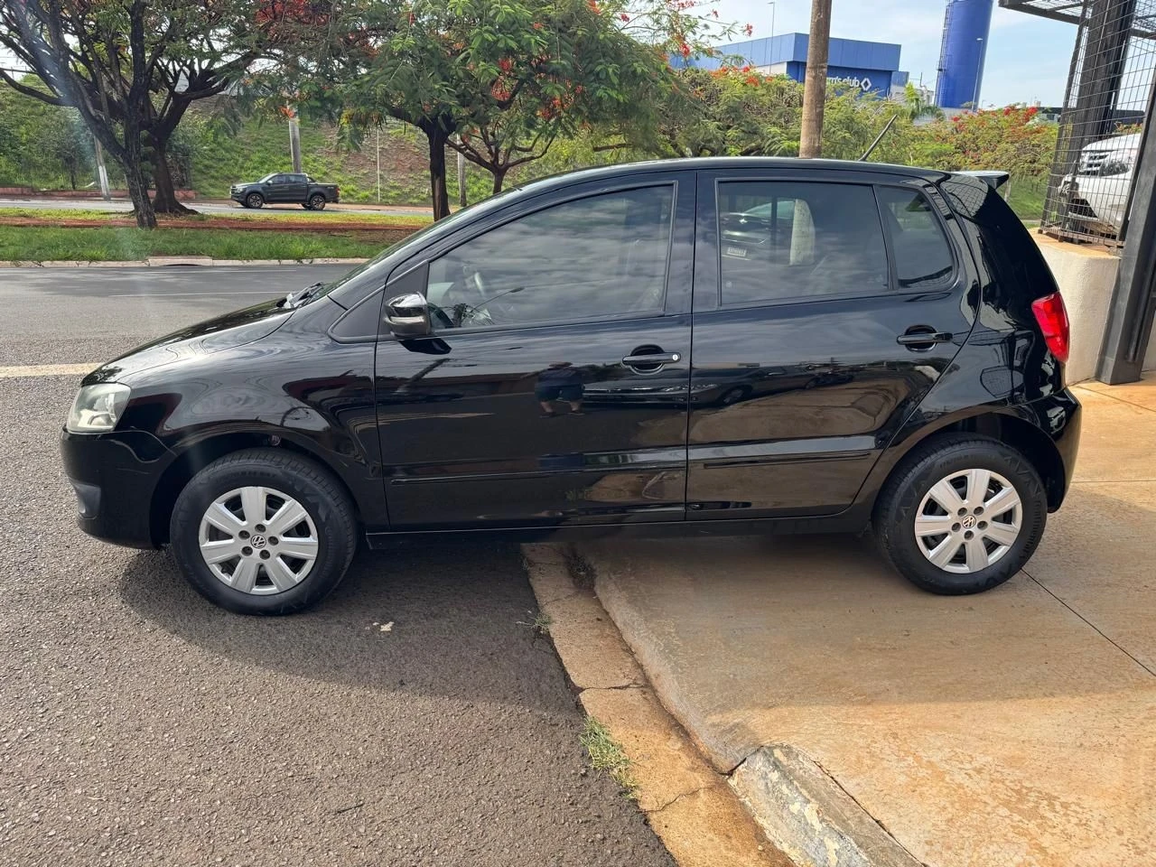 VOLKSWAGEN FOX