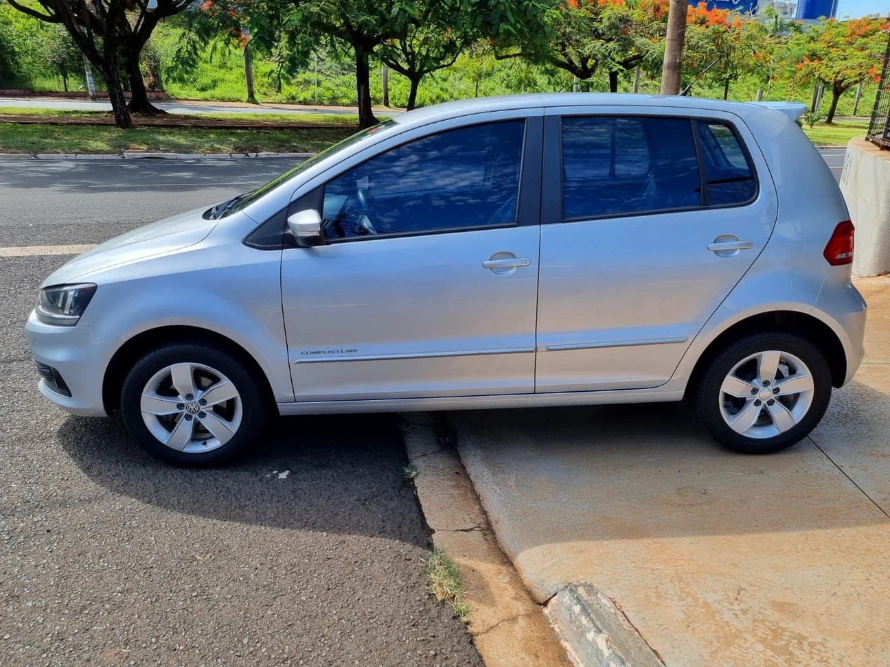 VOLKSWAGEN FOX