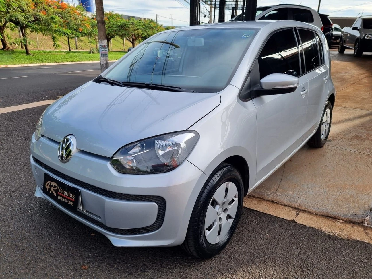 VOLKSWAGEN UP