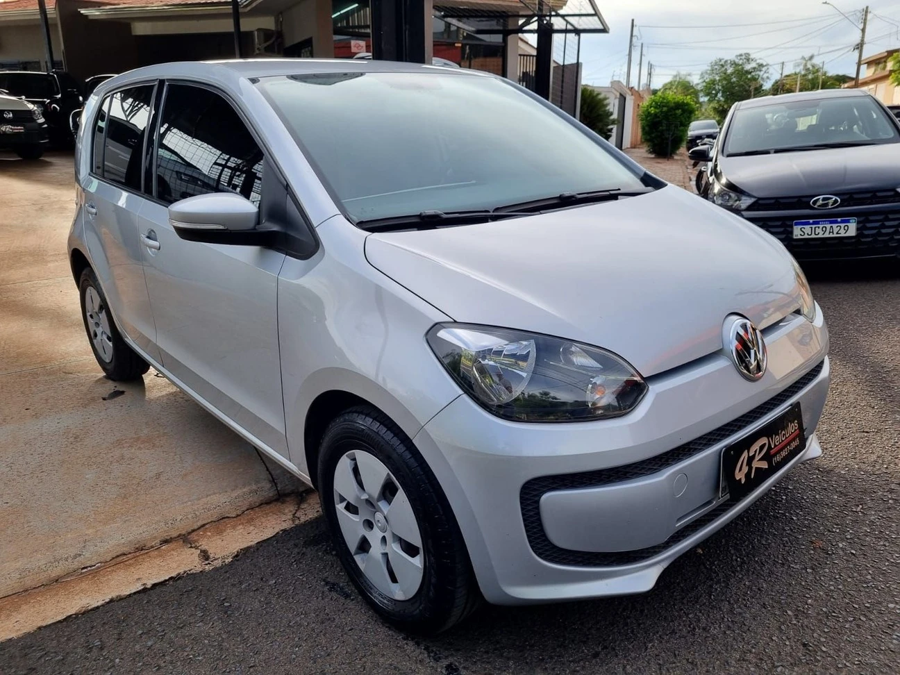 VOLKSWAGEN UP