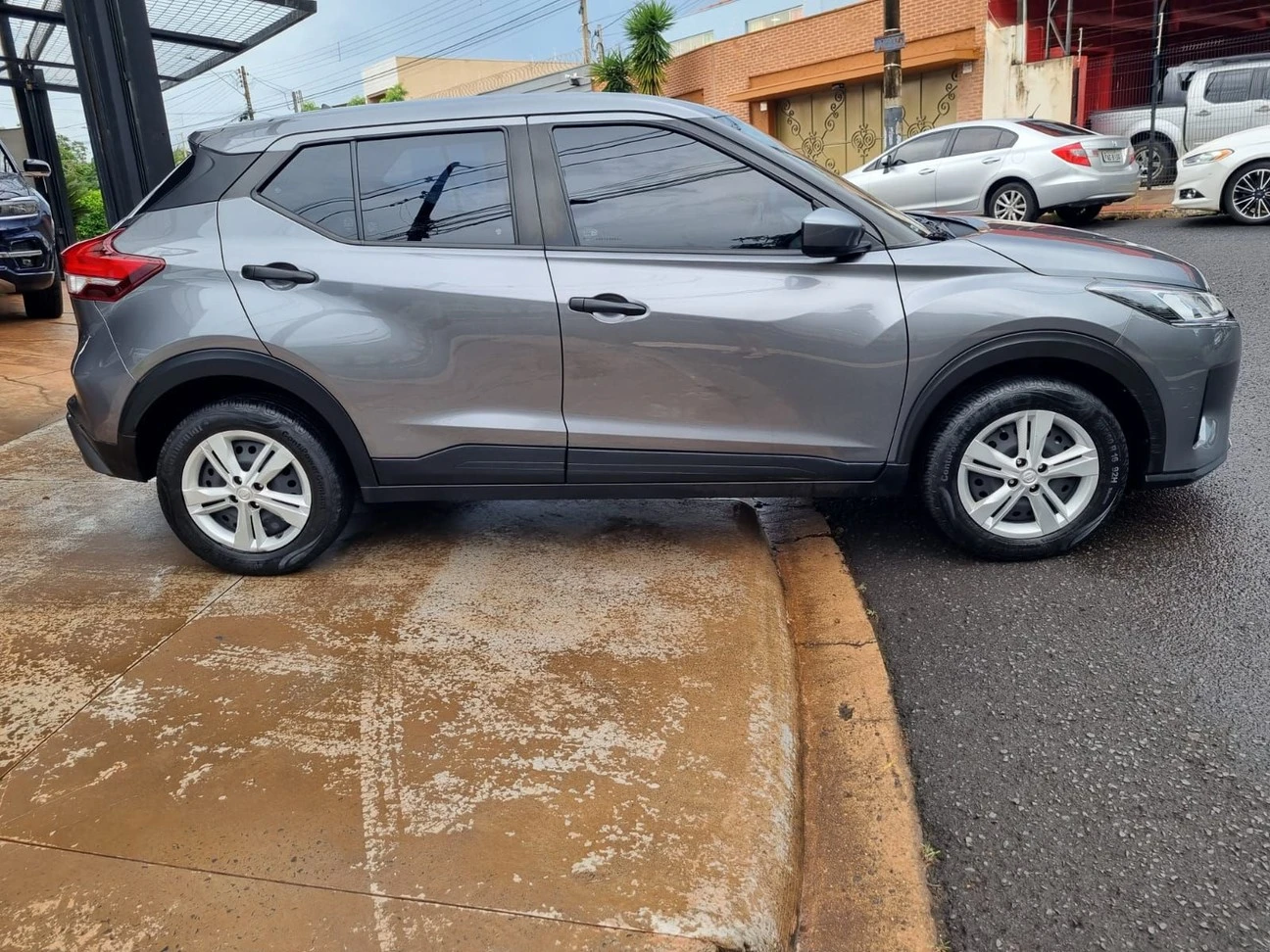 NISSAN KICKS