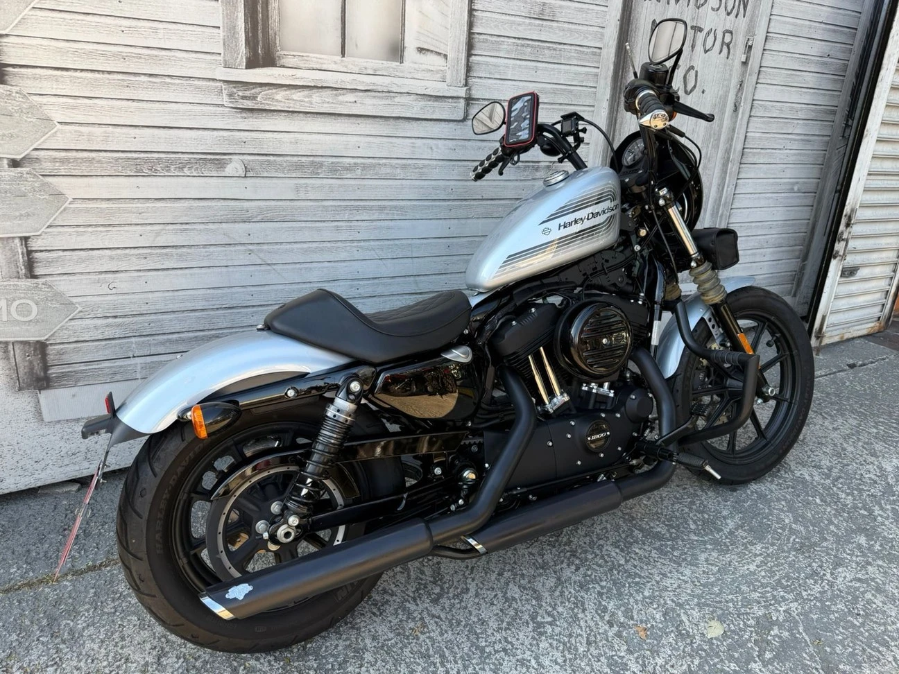 HARLEY-DAVIDSON SPORTSTER IRON 1200