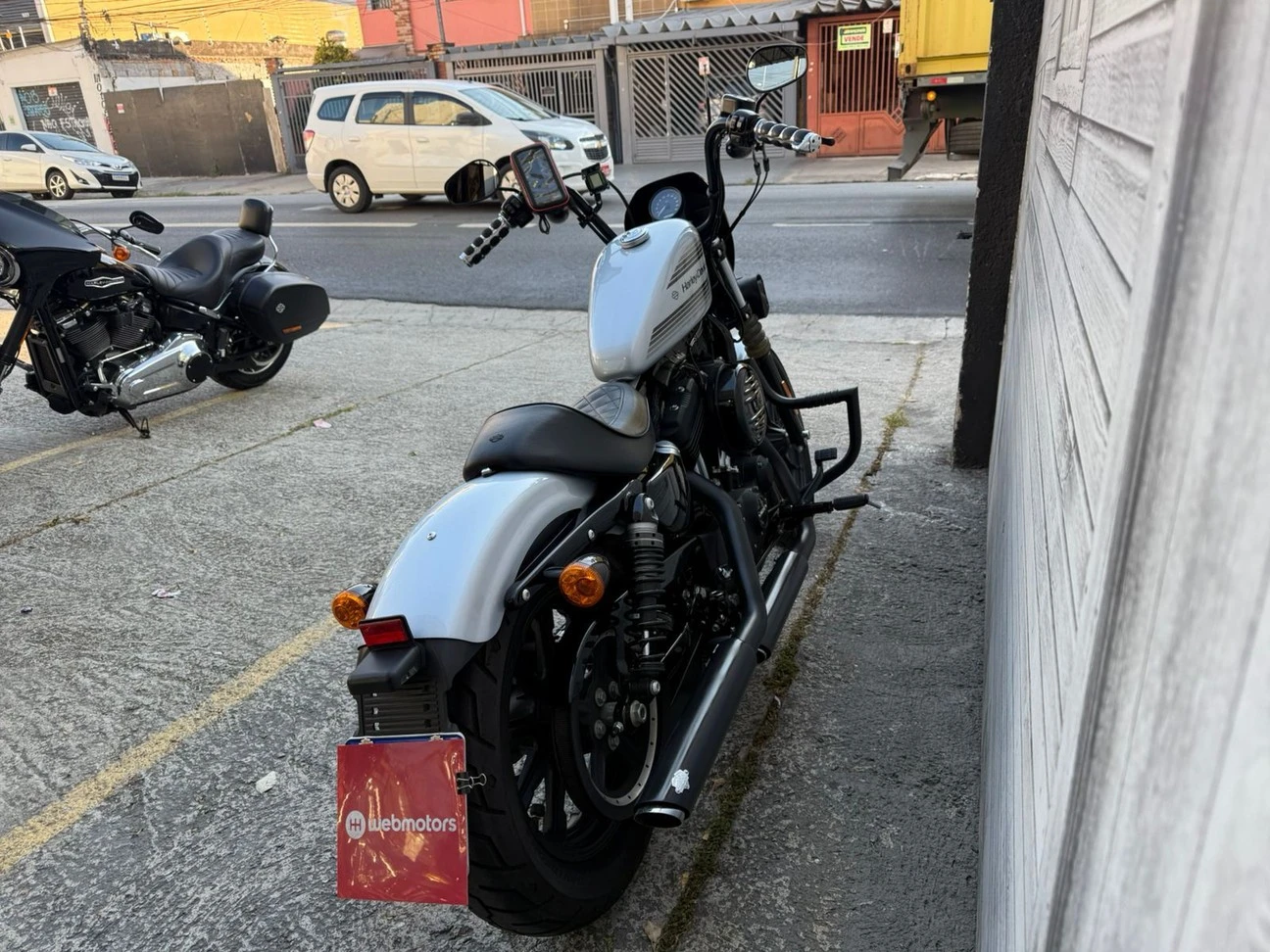 HARLEY-DAVIDSON SPORTSTER IRON 1200