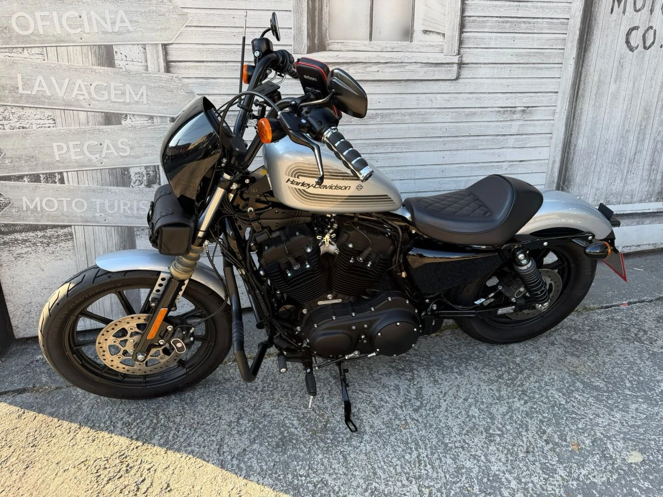 HARLEY-DAVIDSON SPORTSTER IRON 1200