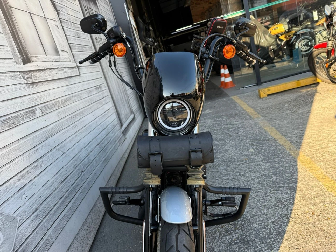 HARLEY-DAVIDSON SPORTSTER IRON 1200