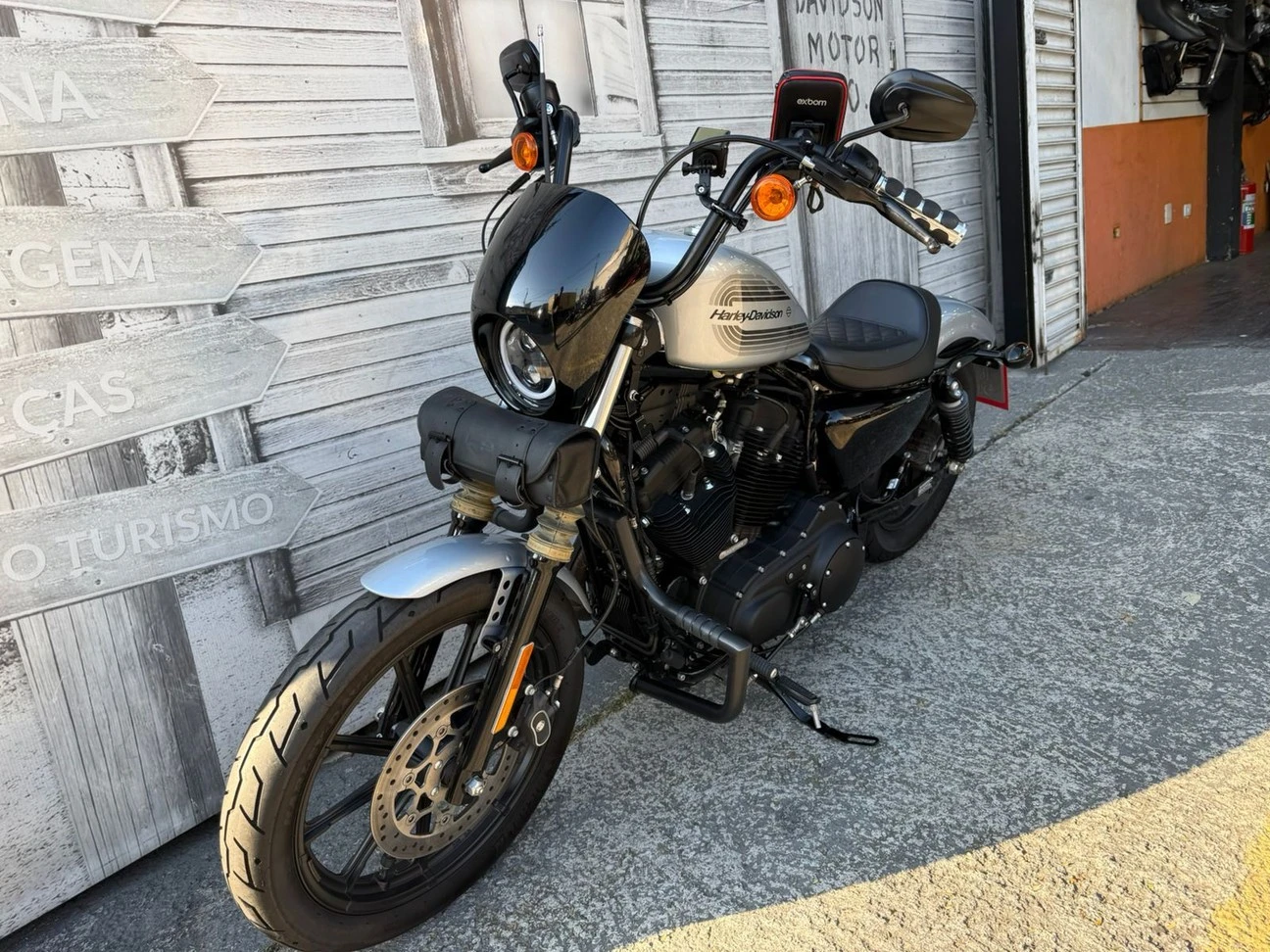 HARLEY-DAVIDSON SPORTSTER IRON 1200