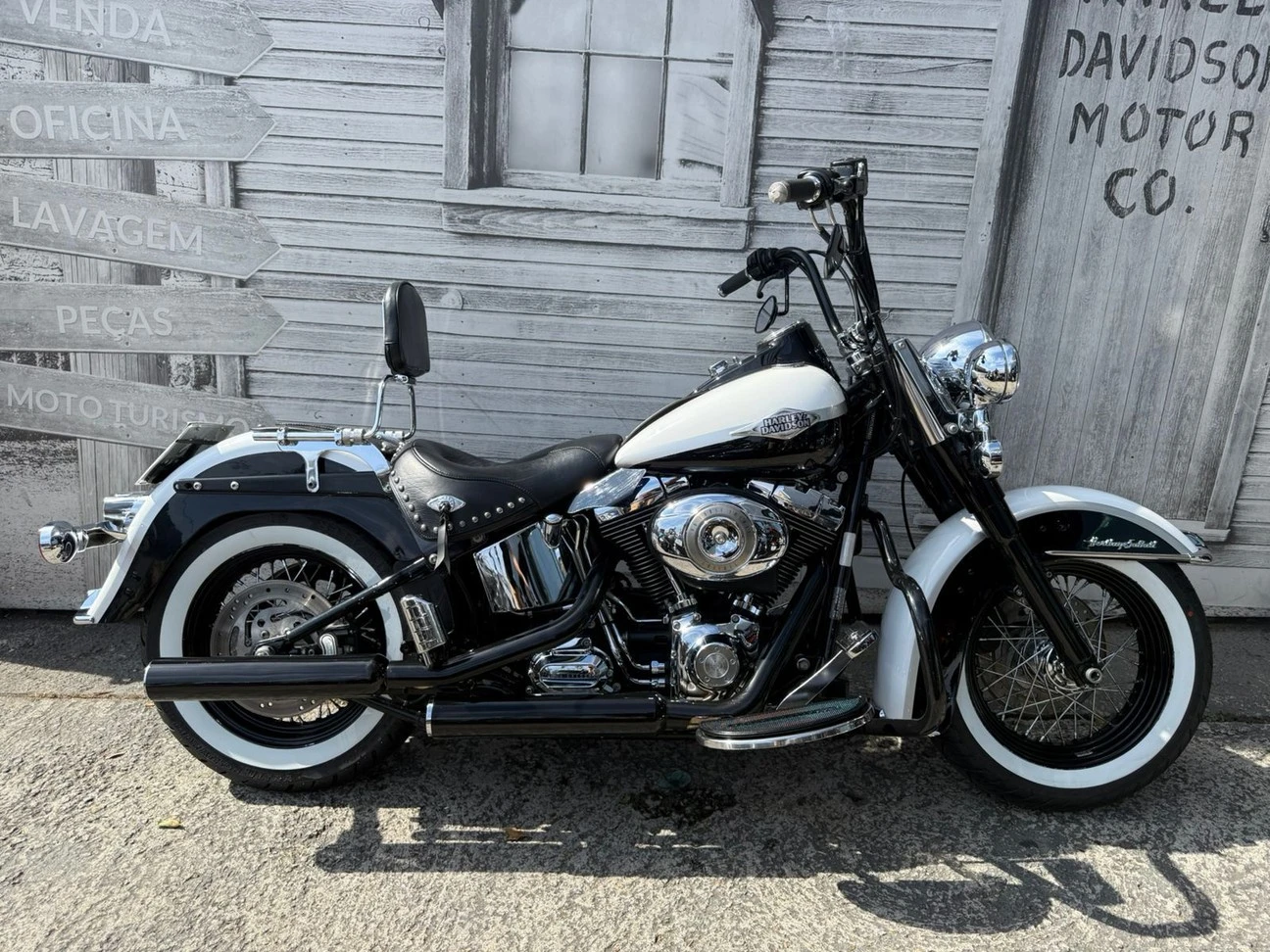 HARLEY-DAVIDSON SOFTAIL HERITAGE CLASSIC