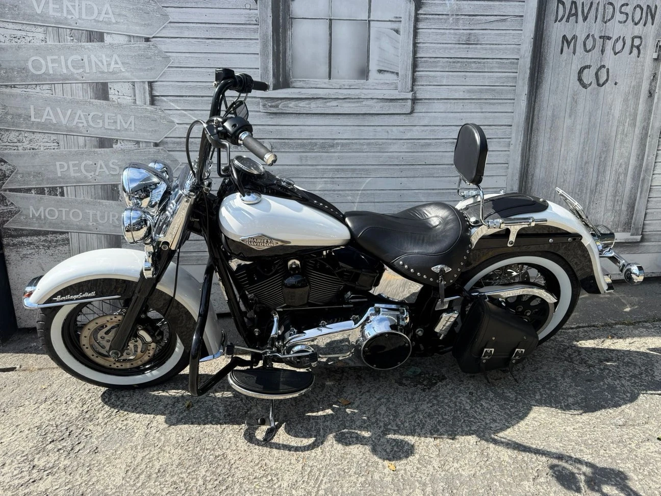 HARLEY-DAVIDSON SOFTAIL HERITAGE CLASSIC