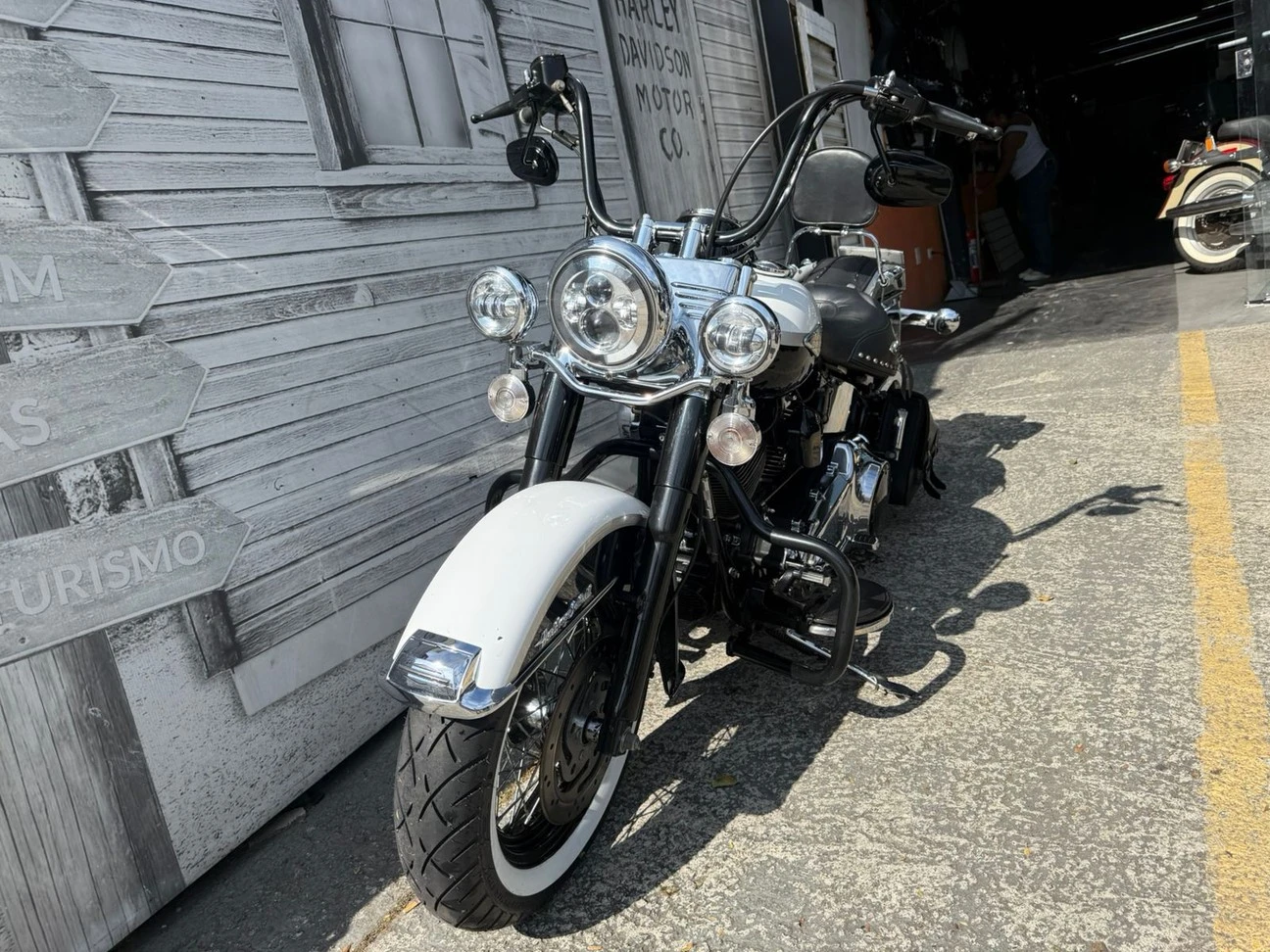 HARLEY-DAVIDSON SOFTAIL HERITAGE CLASSIC