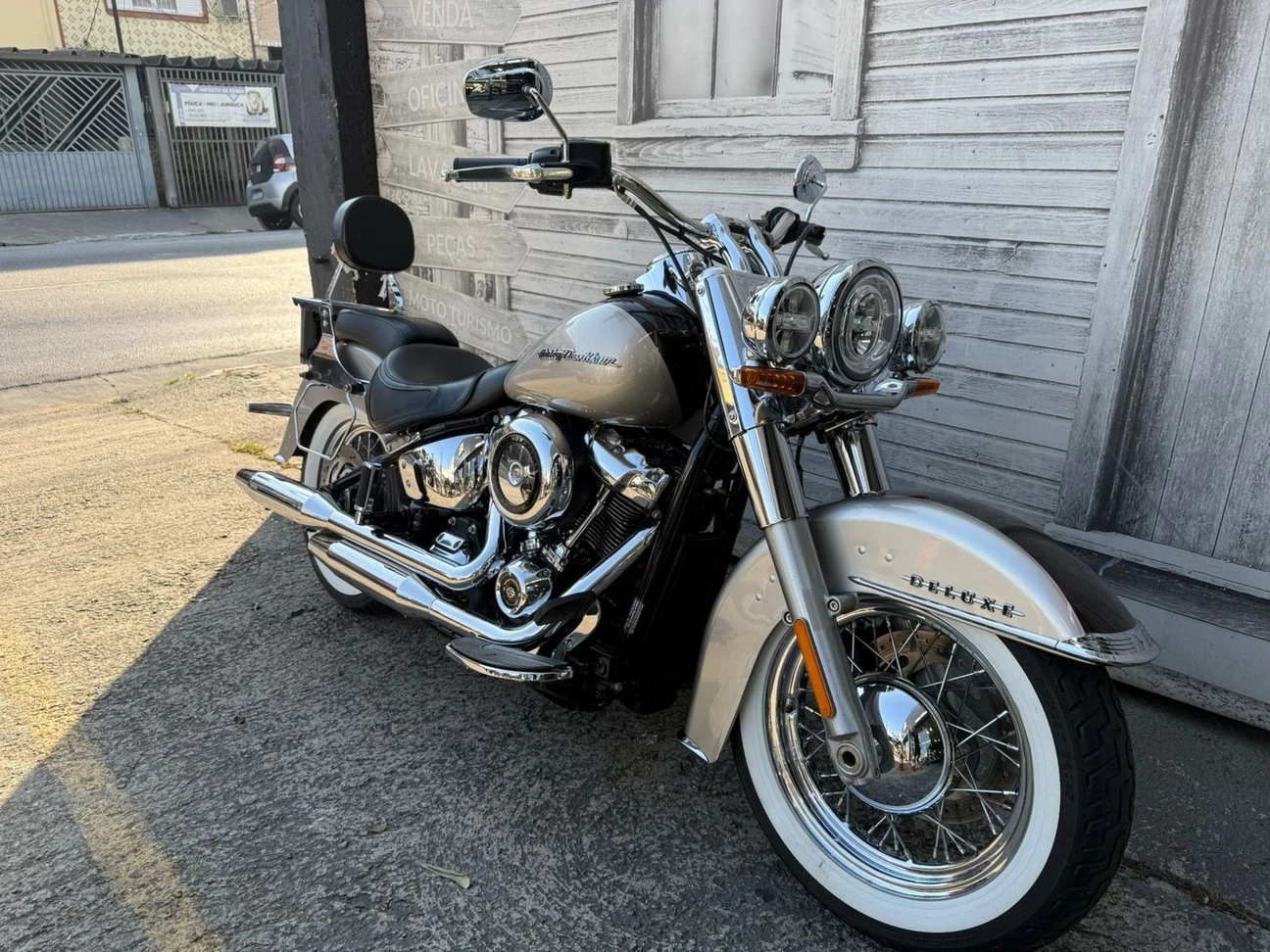HARLEY-DAVIDSON SOFTAIL DELUXE