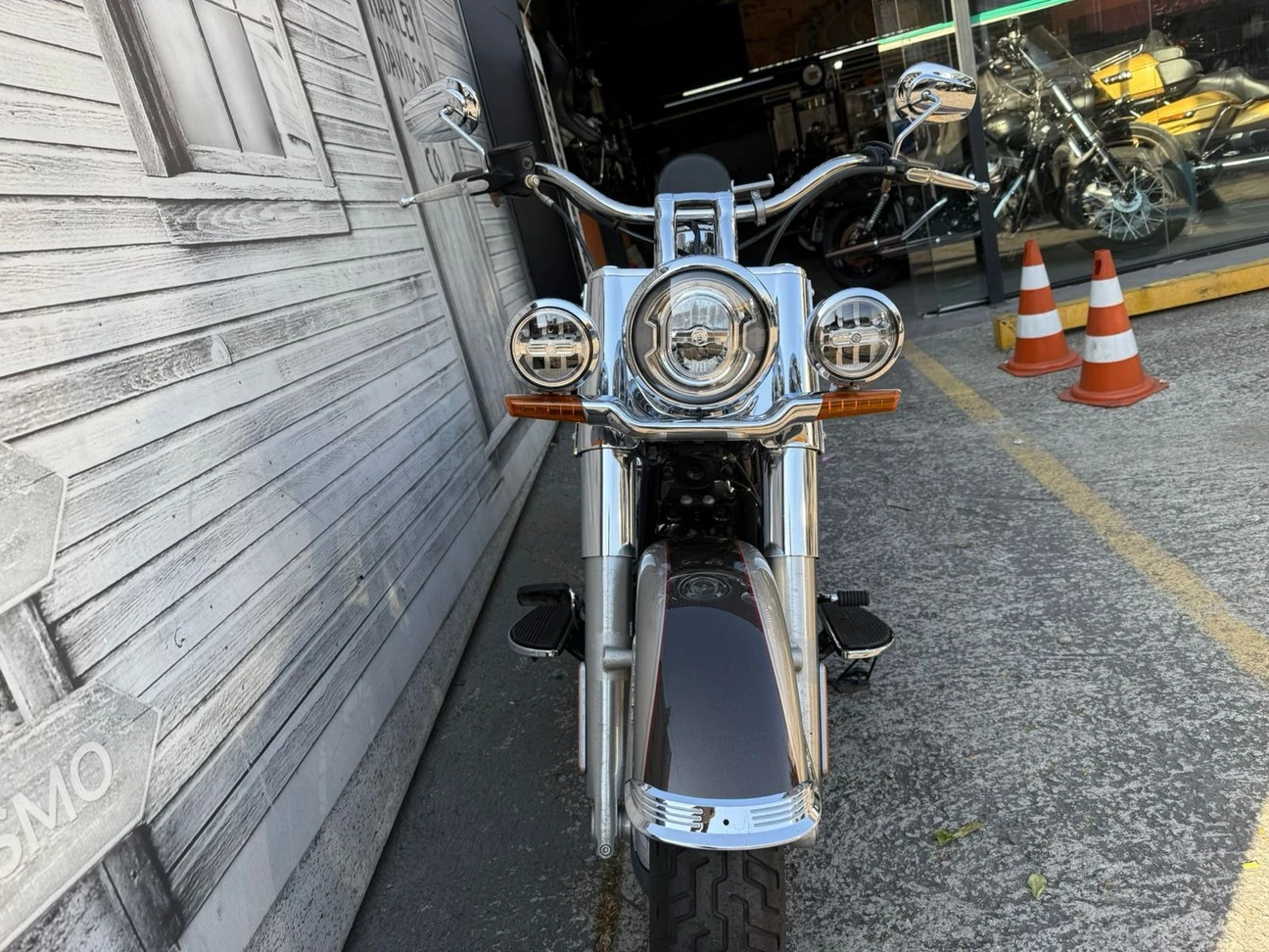 HARLEY-DAVIDSON SOFTAIL DELUXE