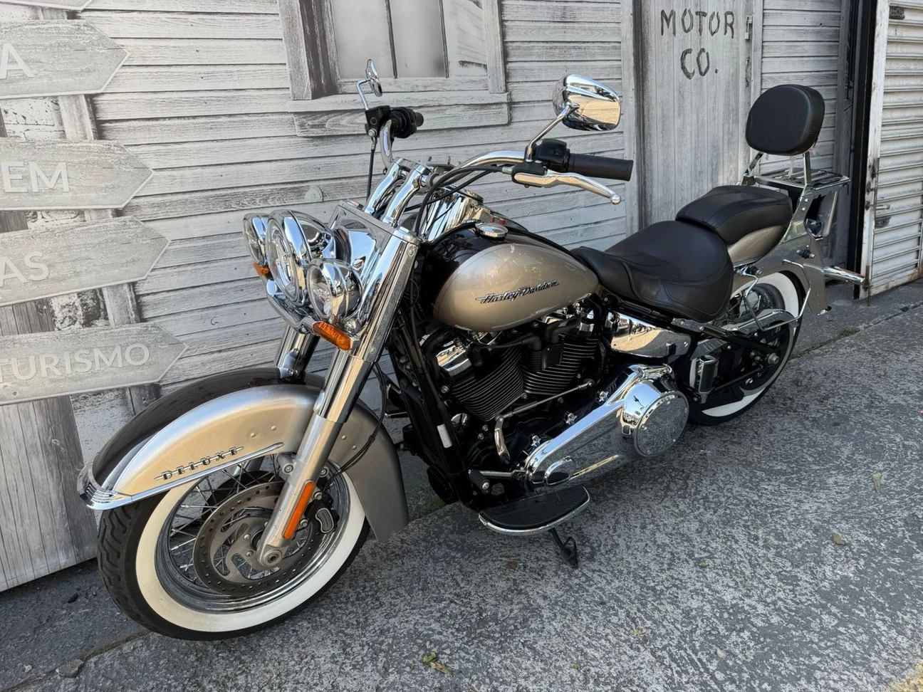 HARLEY-DAVIDSON SOFTAIL DELUXE