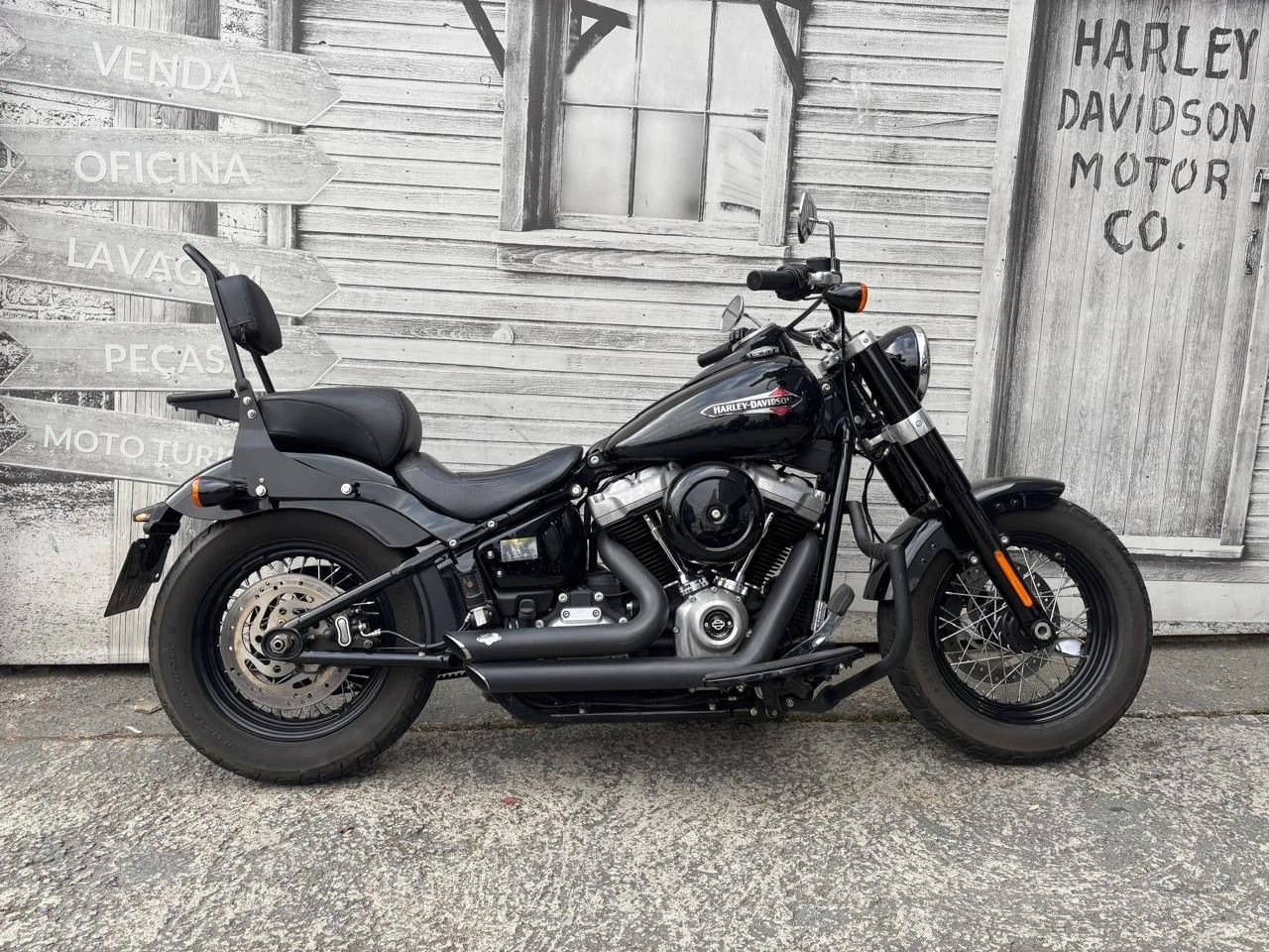 HARLEY-DAVIDSON SOFTAIL SLIM