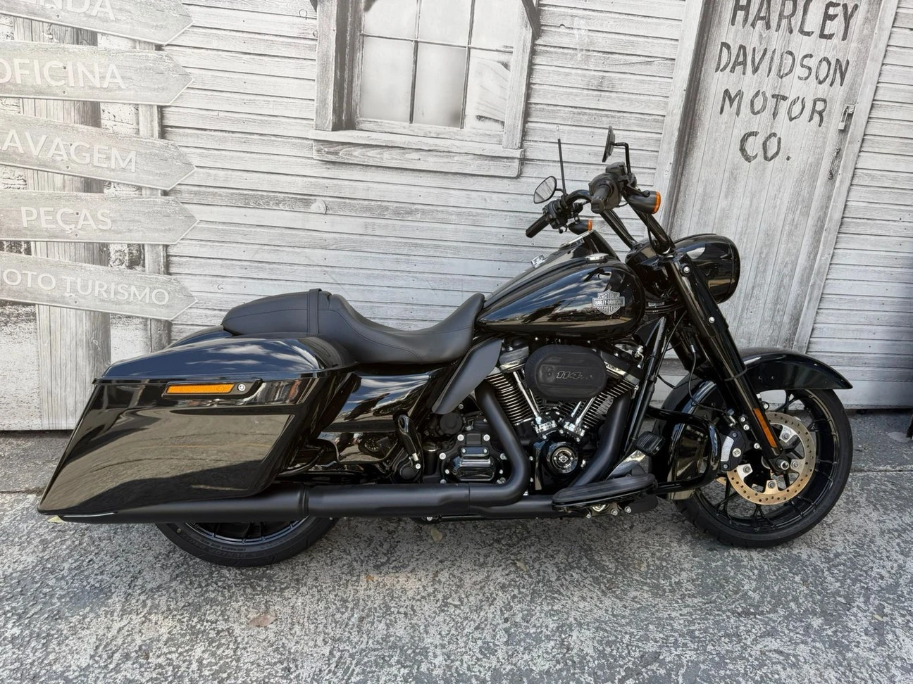 HARLEY-DAVIDSON ROAD KING SPECIAL