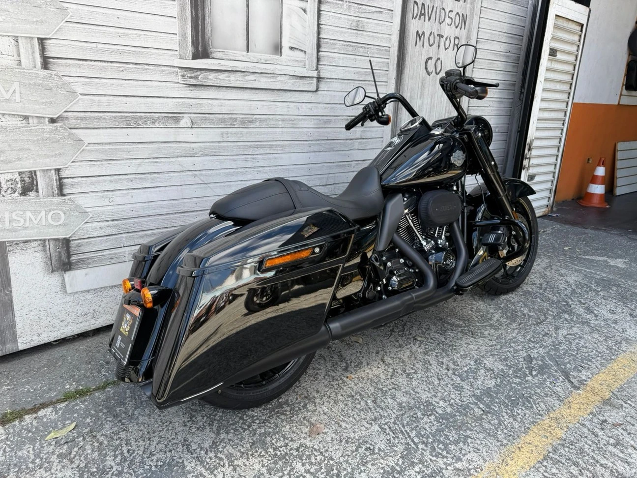 HARLEY-DAVIDSON ROAD KING SPECIAL