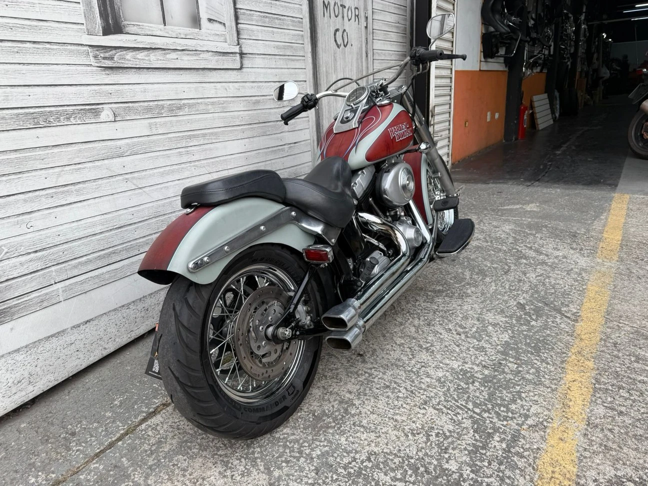 HARLEY-DAVIDSON HERITAGE SOFTAIL CUSTOM