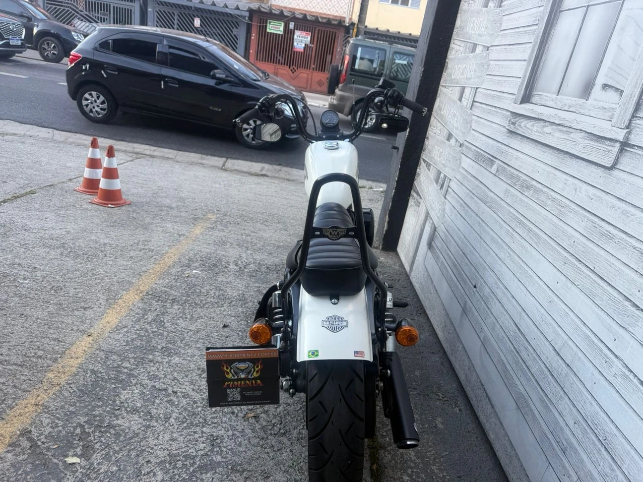 HARLEY-DAVIDSON SPORTSTER IRON 883