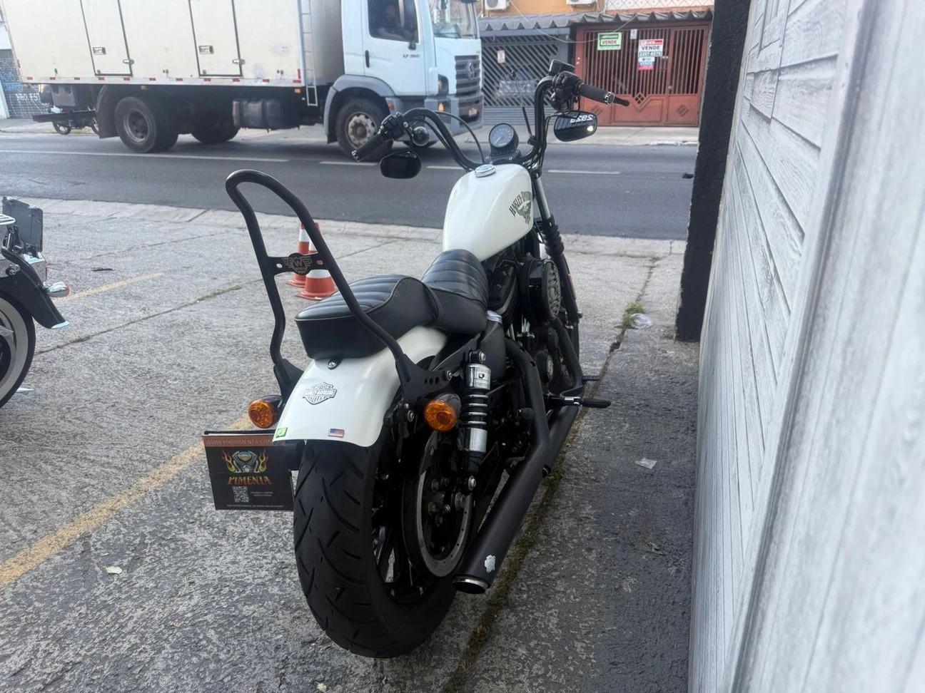 HARLEY-DAVIDSON SPORTSTER IRON 883