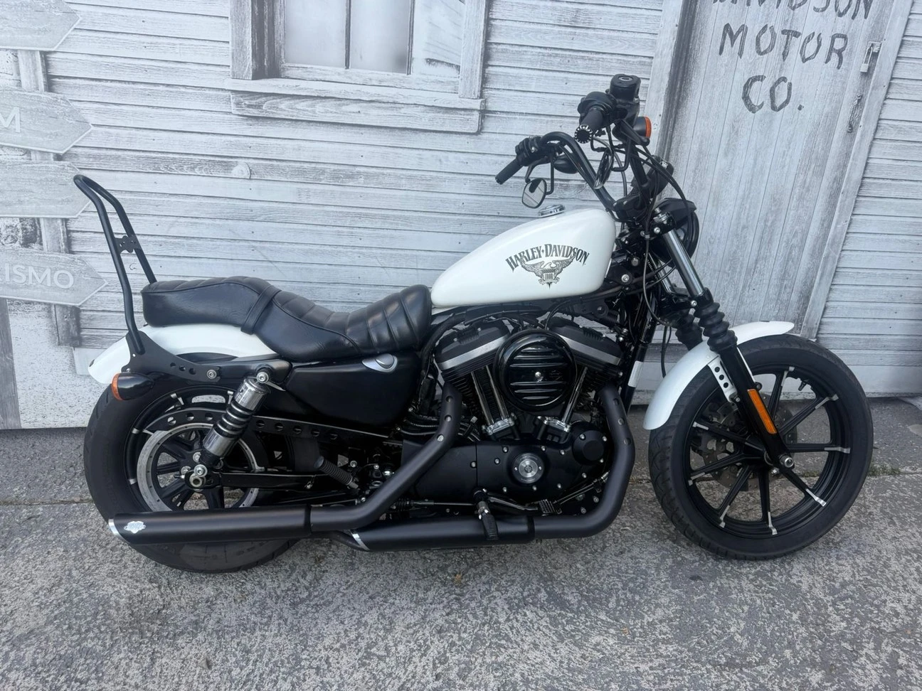 HARLEY-DAVIDSON SPORTSTER IRON 883