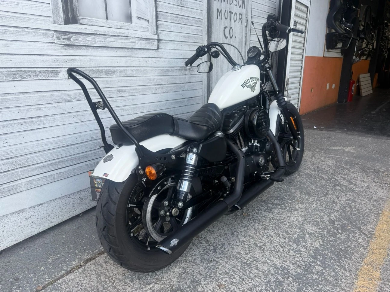 HARLEY-DAVIDSON SPORTSTER IRON 883