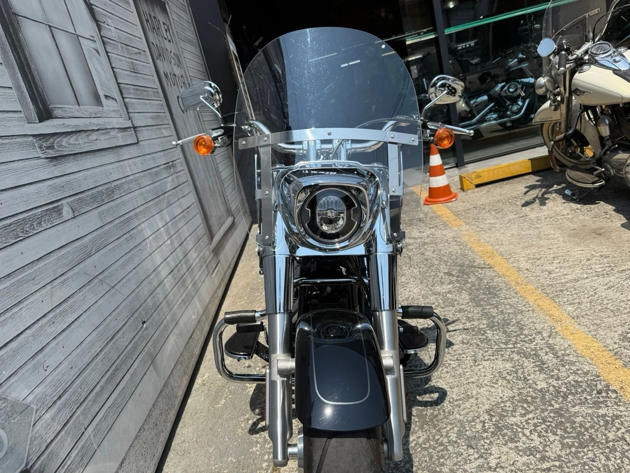HARLEY-DAVIDSON SOFTAIL FAT BOB 114
