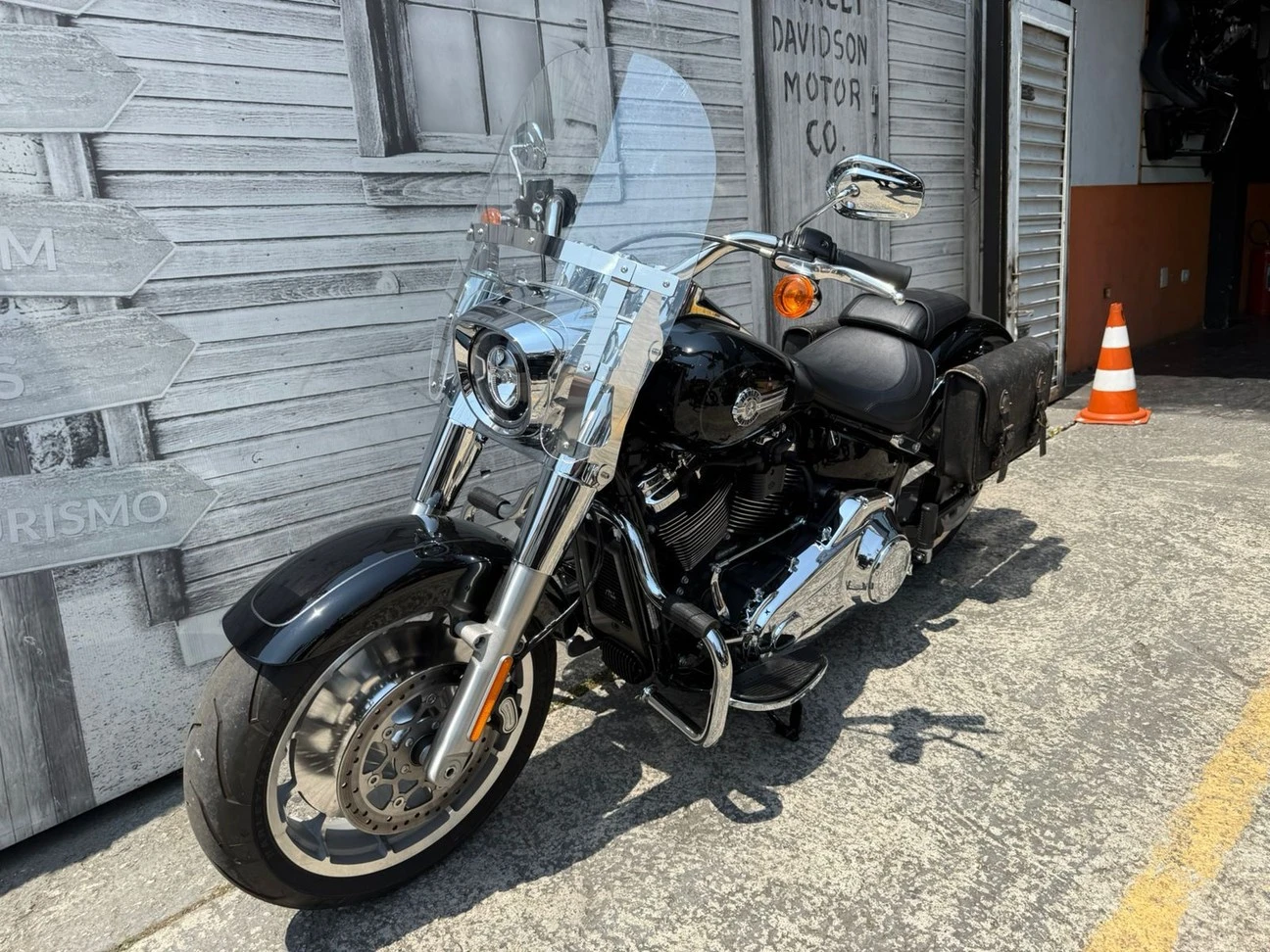 HARLEY-DAVIDSON SOFTAIL FAT BOB 114