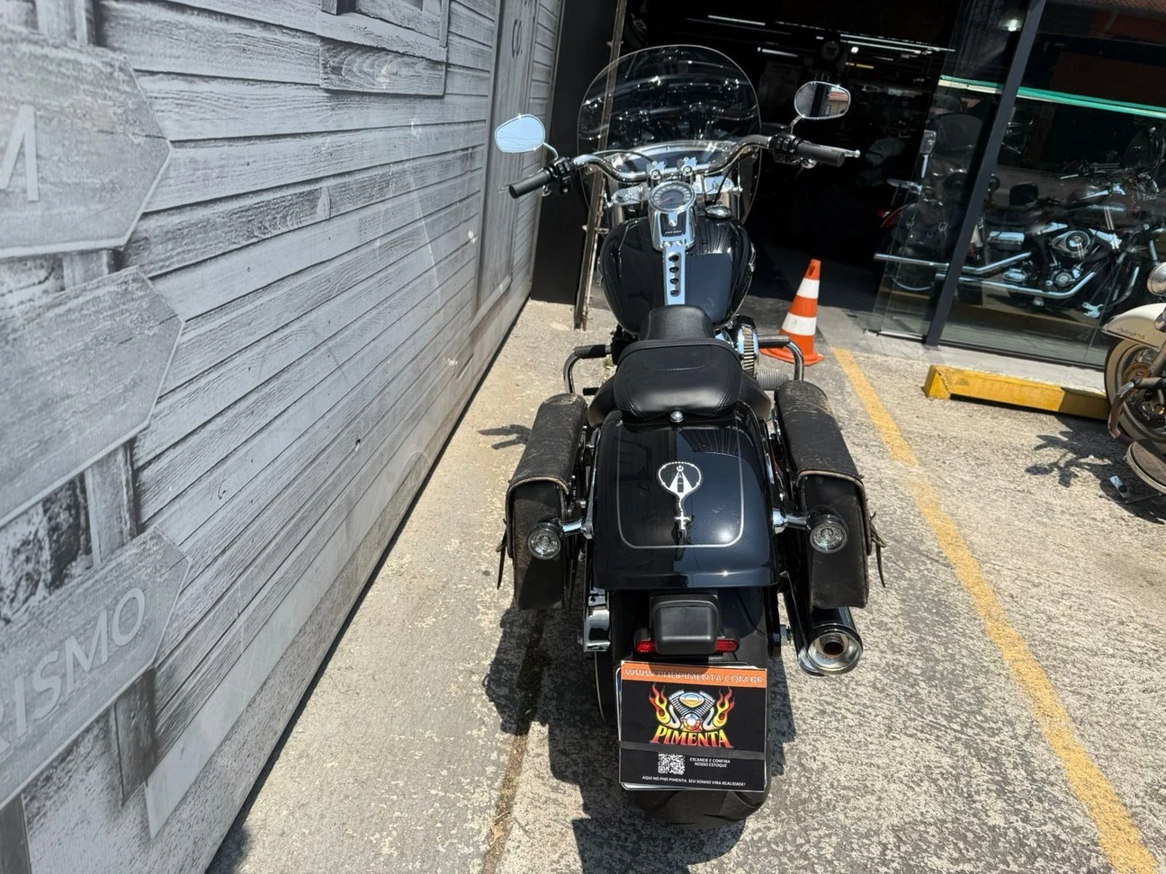 HARLEY-DAVIDSON SOFTAIL FAT BOB 114