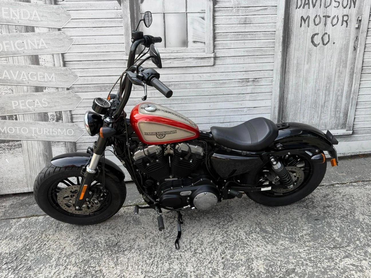 HARLEY-DAVIDSON SPORTSTER FORTY-EIGHT