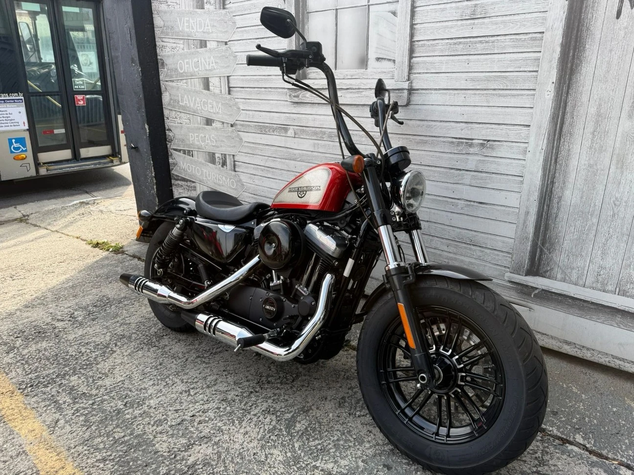 HARLEY-DAVIDSON SPORTSTER FORTY-EIGHT
