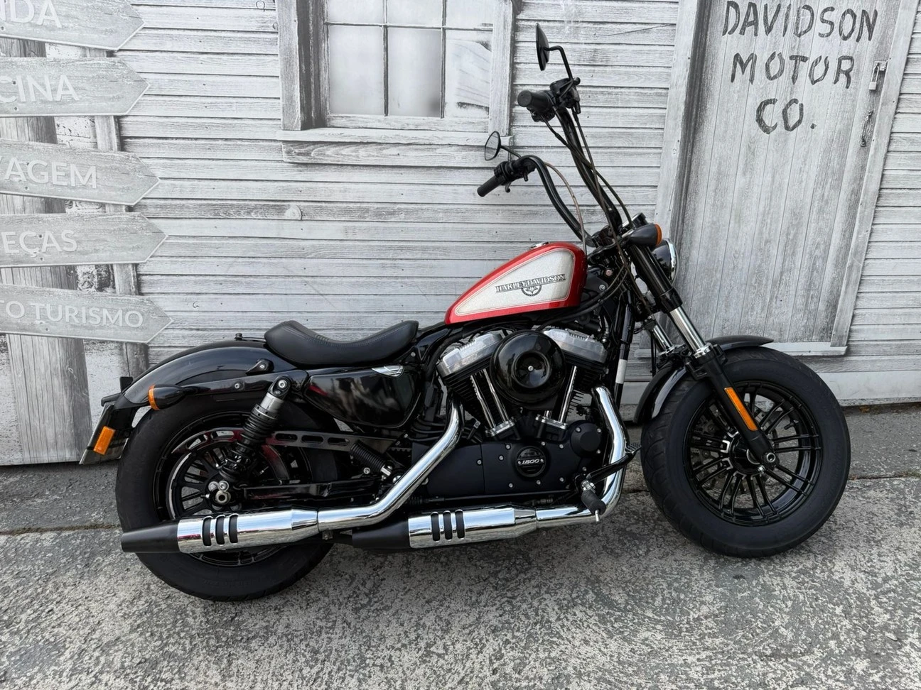 HARLEY-DAVIDSON SPORTSTER FORTY-EIGHT