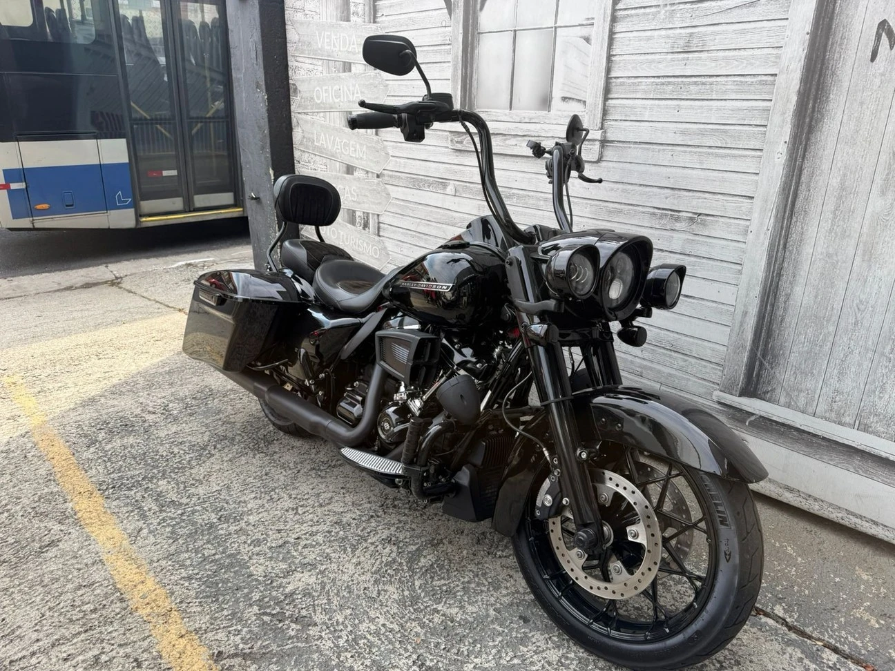 HARLEY-DAVIDSON ROAD KING SPECIAL