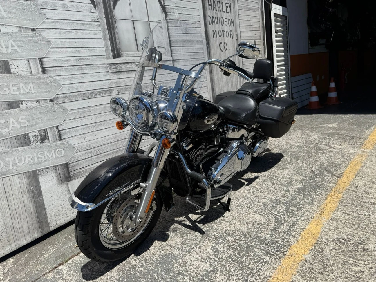 HARLEY-DAVIDSON SOFTAIL HERITAGE CLASSIC 114