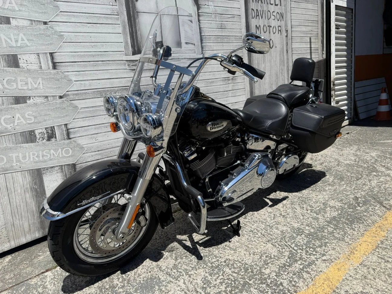 HARLEY-DAVIDSON SOFTAIL HERITAGE CLASSIC 114