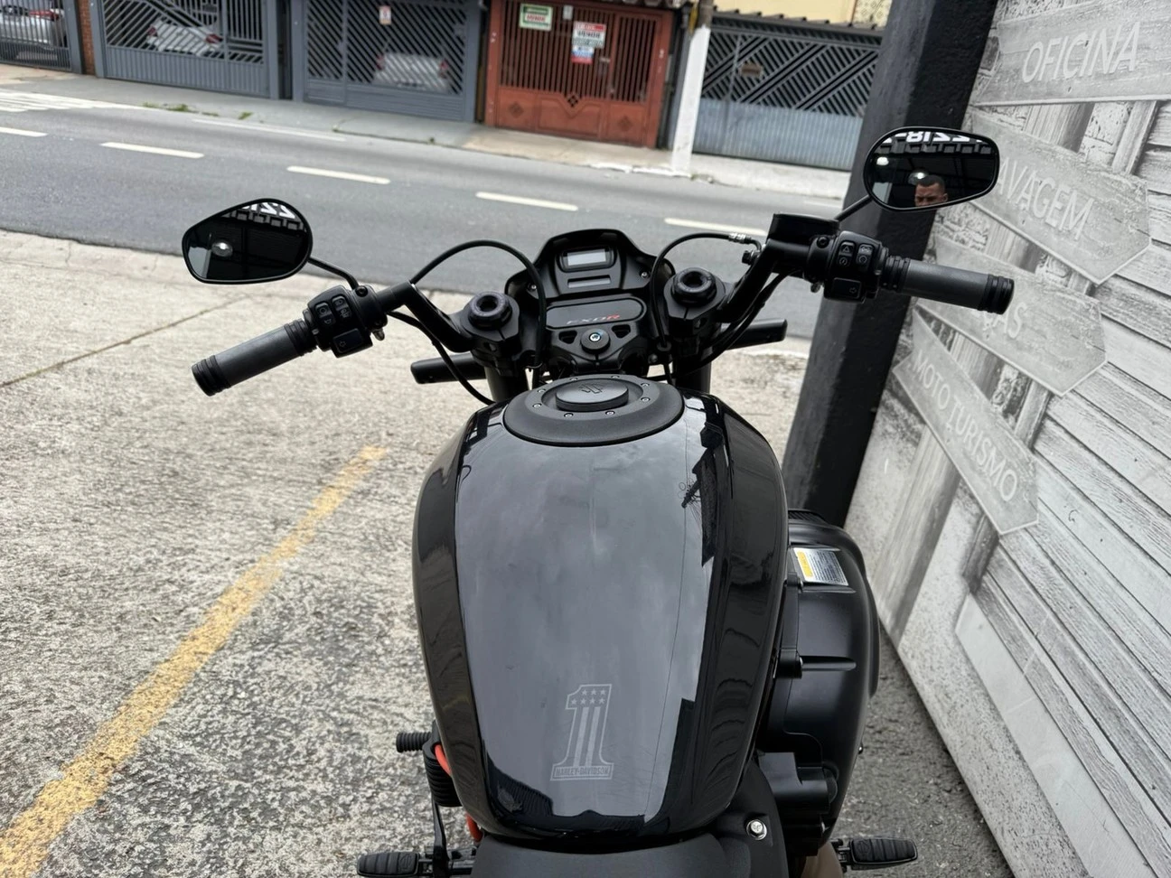 HARLEY-DAVIDSON SOFTAIL FXDR 114