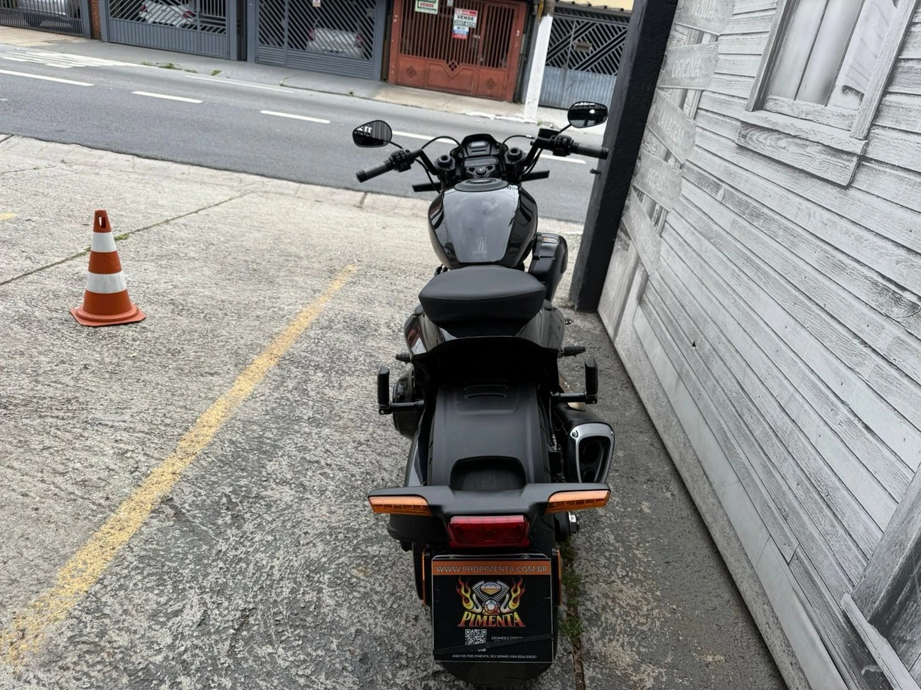 HARLEY-DAVIDSON SOFTAIL FXDR 114