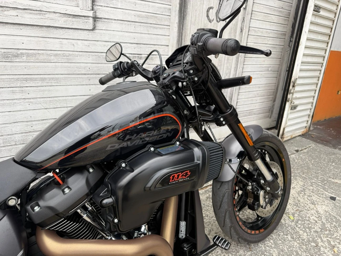 HARLEY-DAVIDSON SOFTAIL FXDR 114