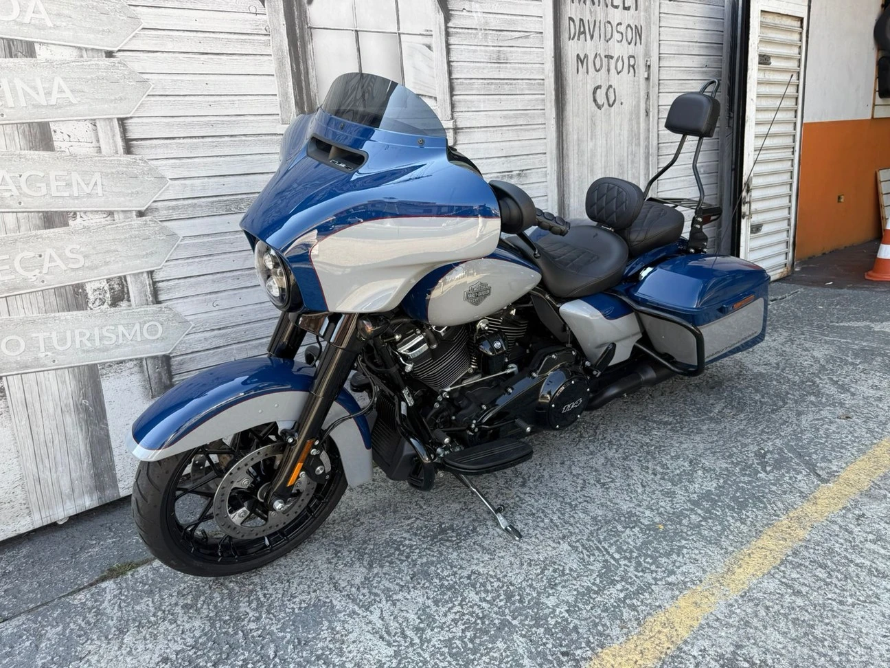 HARLEY-DAVIDSON STREET GLIDE SPECIAL